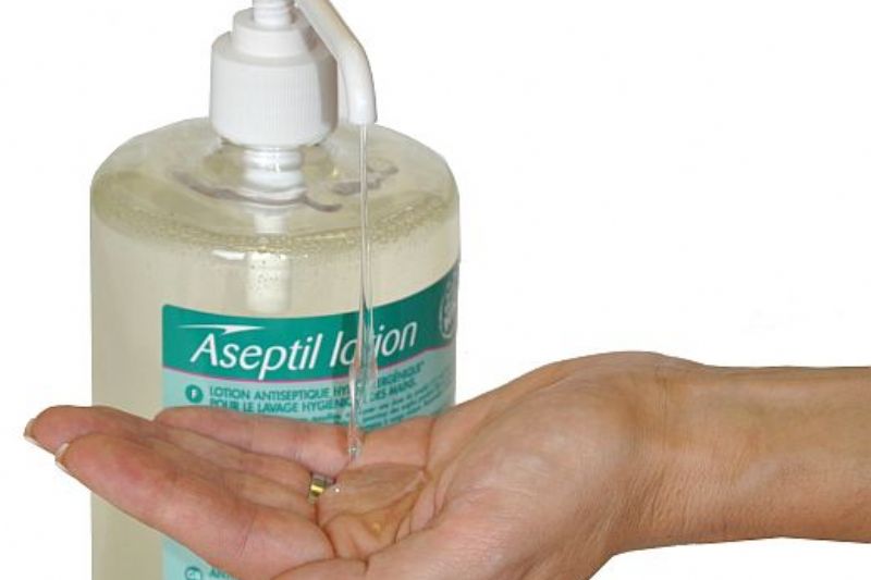 Dezinfekční mýdlo Aseptil uzdravuje vysušené a popraskané ruce